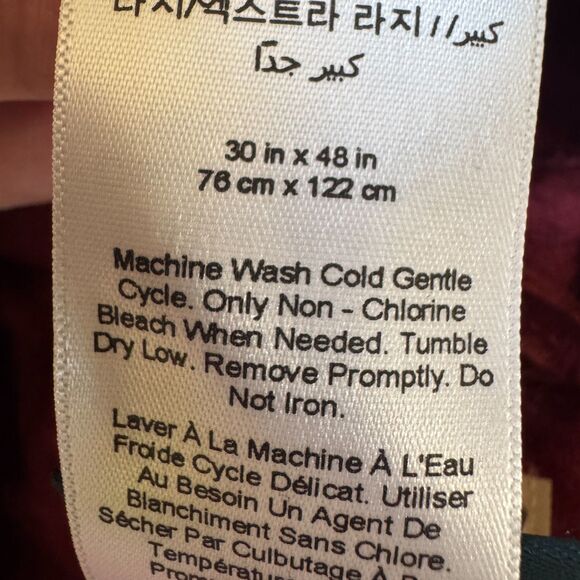 Pottery Barn Teen Harry Potter House Velvet Robe in Gryffindor Burgundy Velvet L - Picture 8 of 11